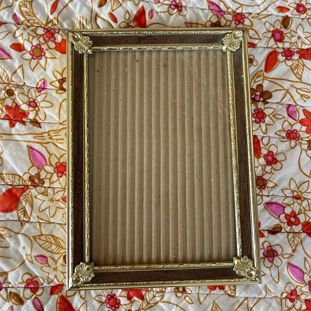 Picture photo easel frame vtg brass filigree floral art nouveau gold ornate 5x7